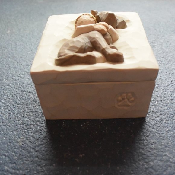 Willow Tree "Hug" Keepsake Box Child & Dog - Picture 2 of 10